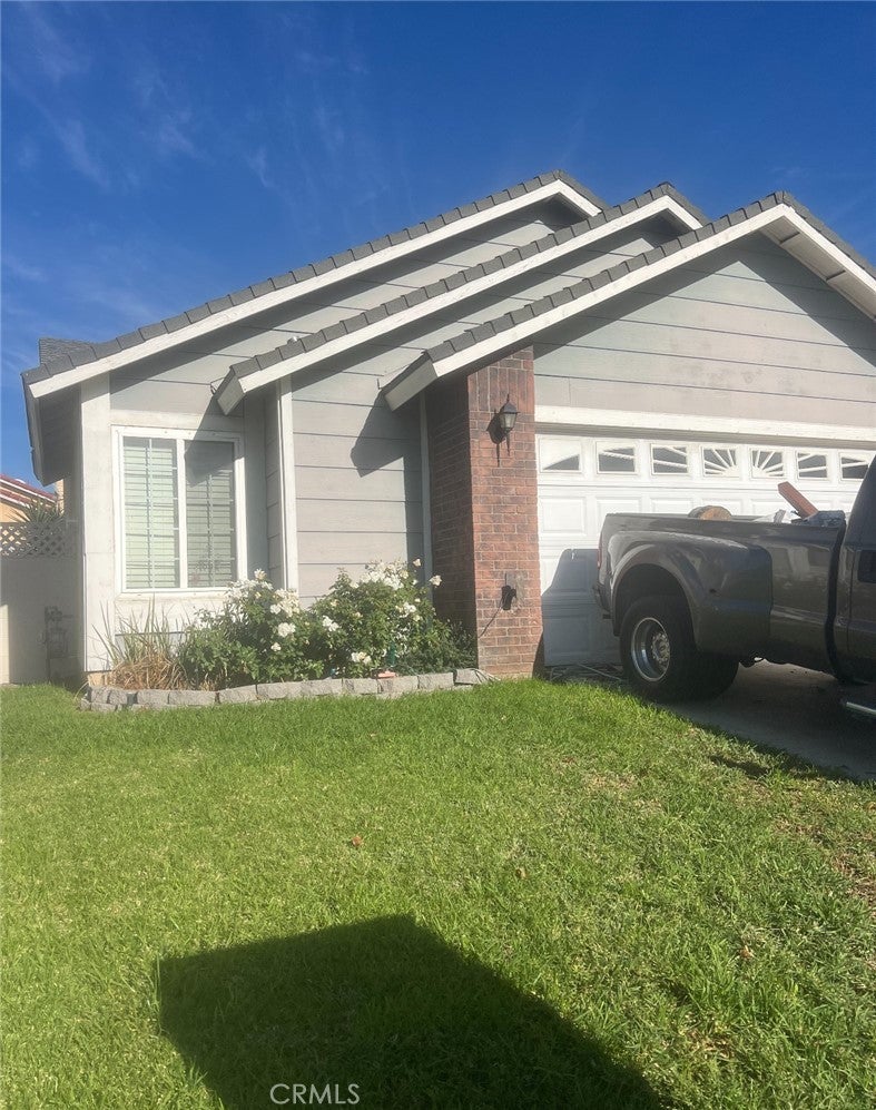 Photo of Listing #IV25275427