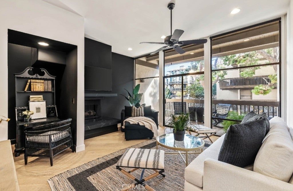 Photo of Listing #PW25275033