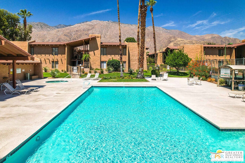 1050 E Ramon Road # 84, Palm Springs