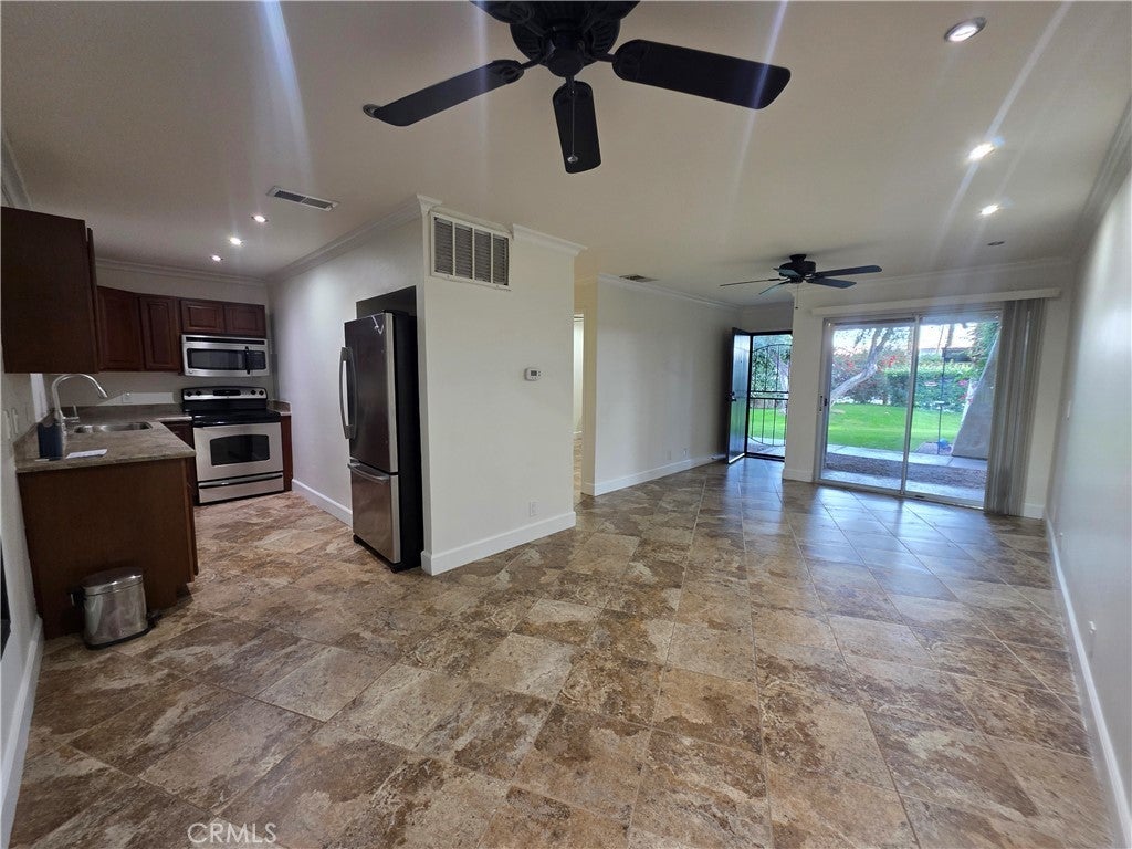 420 N Villa Court # 103, Palm Springs