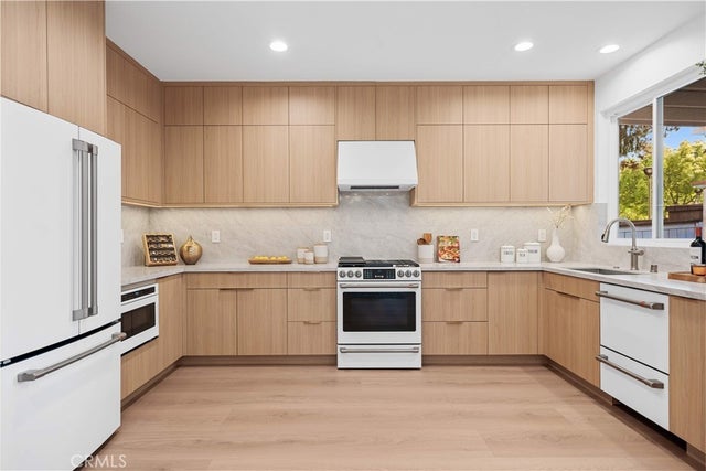 33 Winterfield Road, Irvine