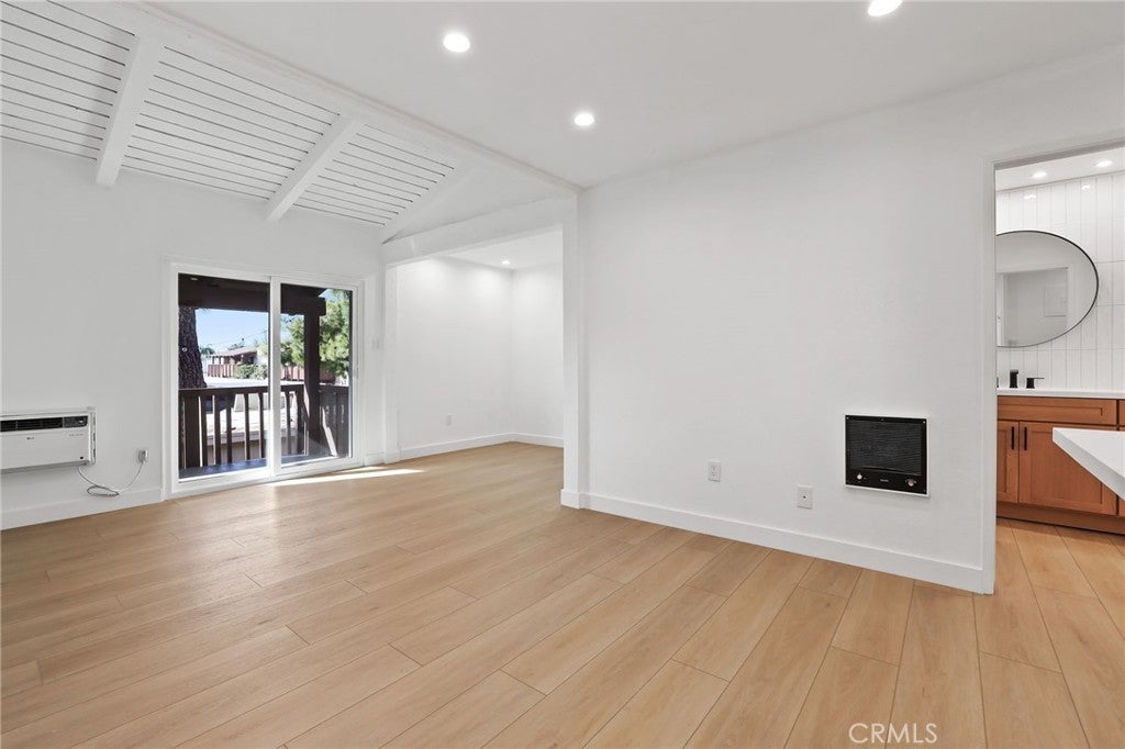 Photo of Listing #OC25276171