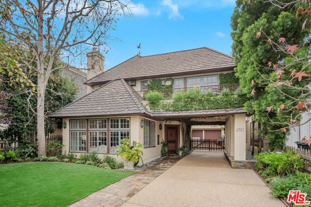 2917 N Poinsettia Avenue, Manhattan Beach.