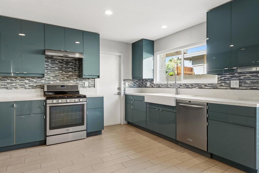 43240 Virginia Avenue, Palm Desert