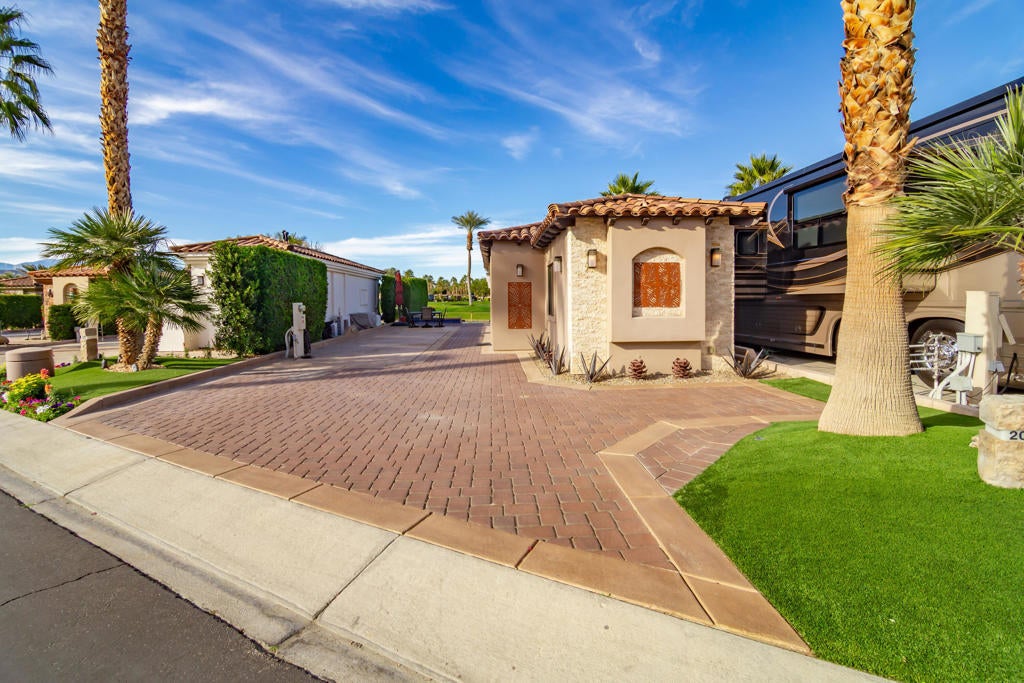 80501 Avenue 48 # 204, Indio