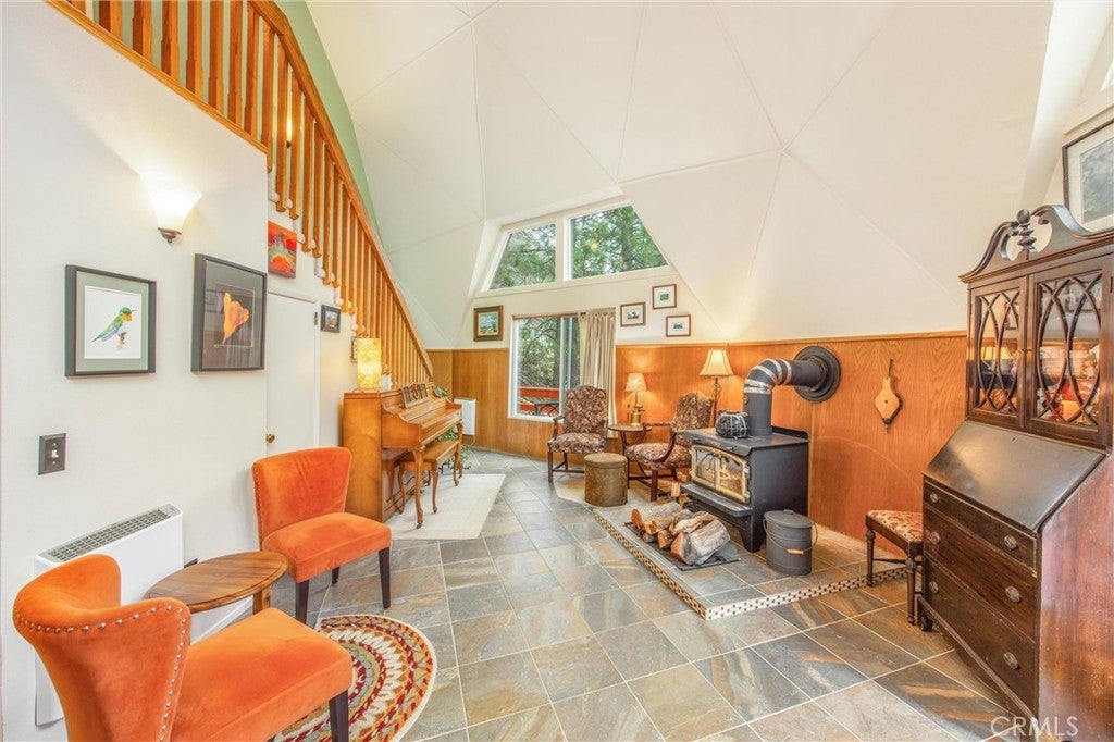 Photo of Listing #IV25276511