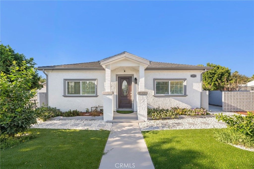 13533 Terra Bella, Pacoima