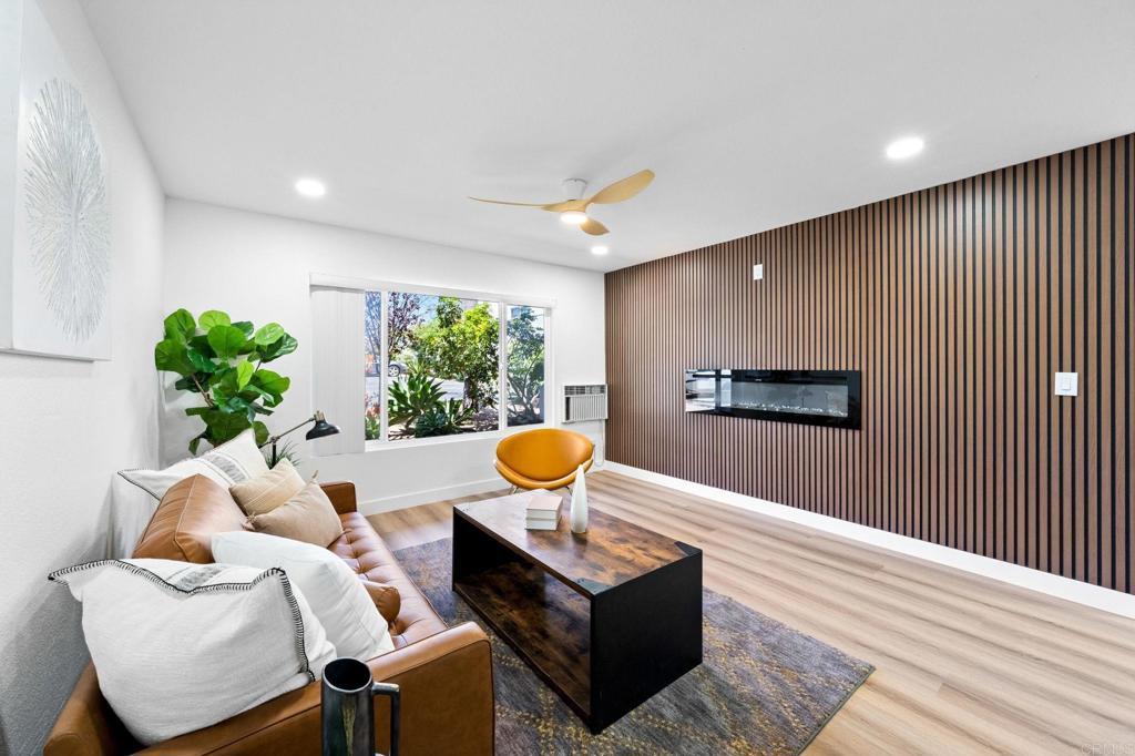 Photo of Listing #PTP2509166