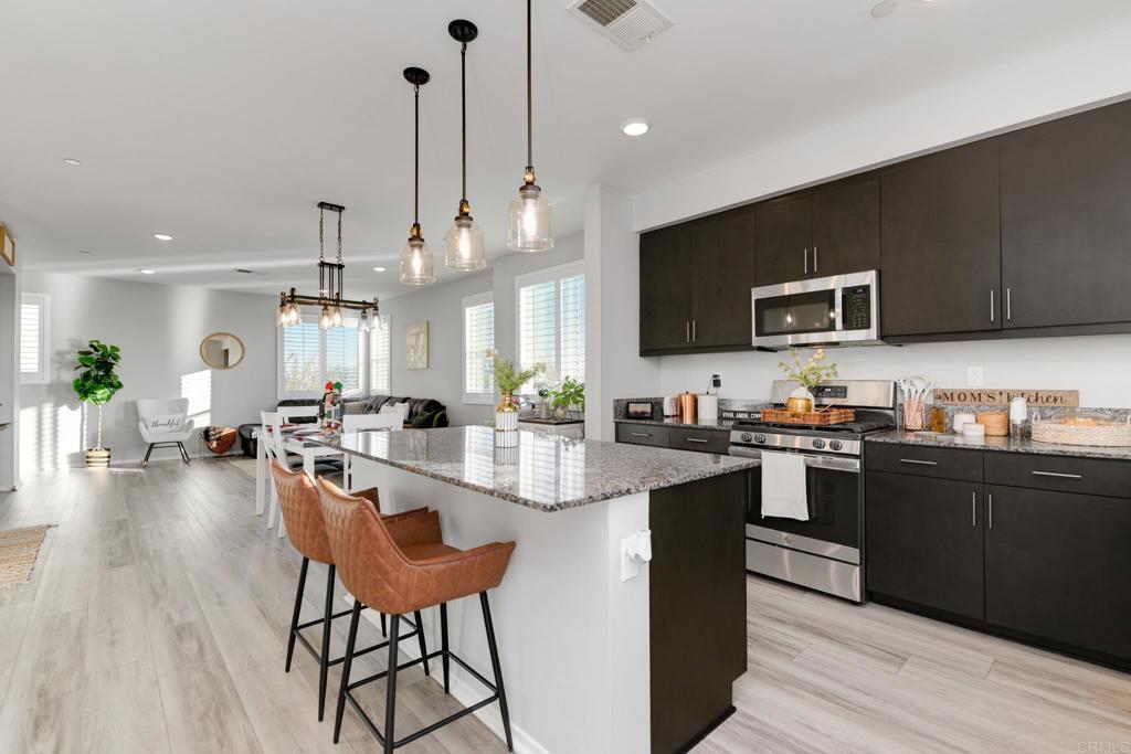 Photo of Listing #PTP2509170