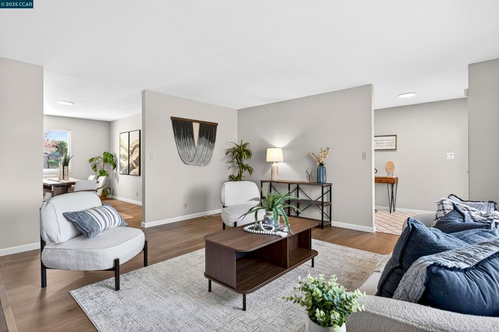 Photo of Listing #41119303