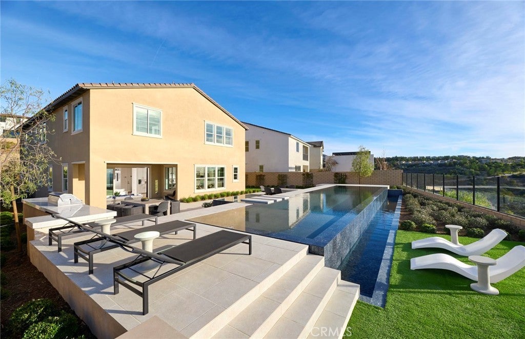 Photo of Listing #IV25276893