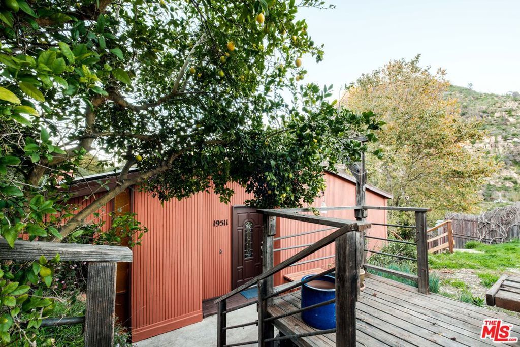 Photo of Listing #25628599