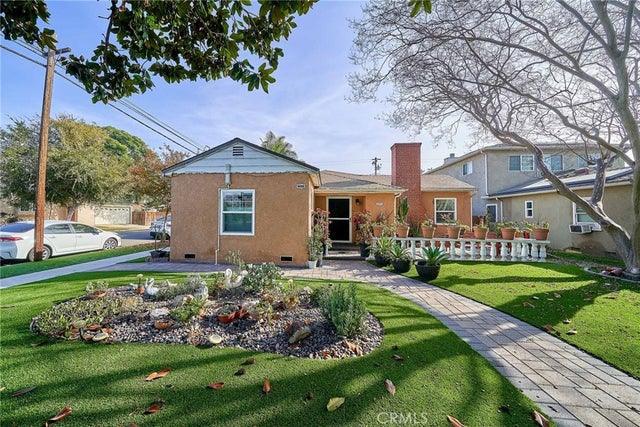 2690 Oregon, Long Beach