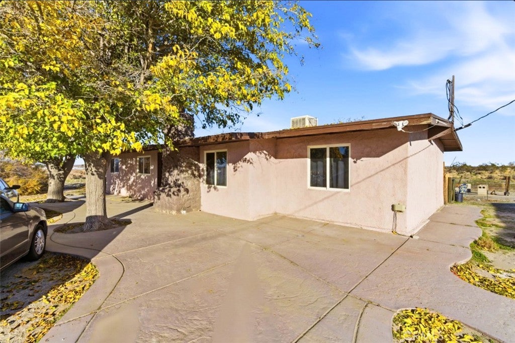 Photo of Listing #IV25277697