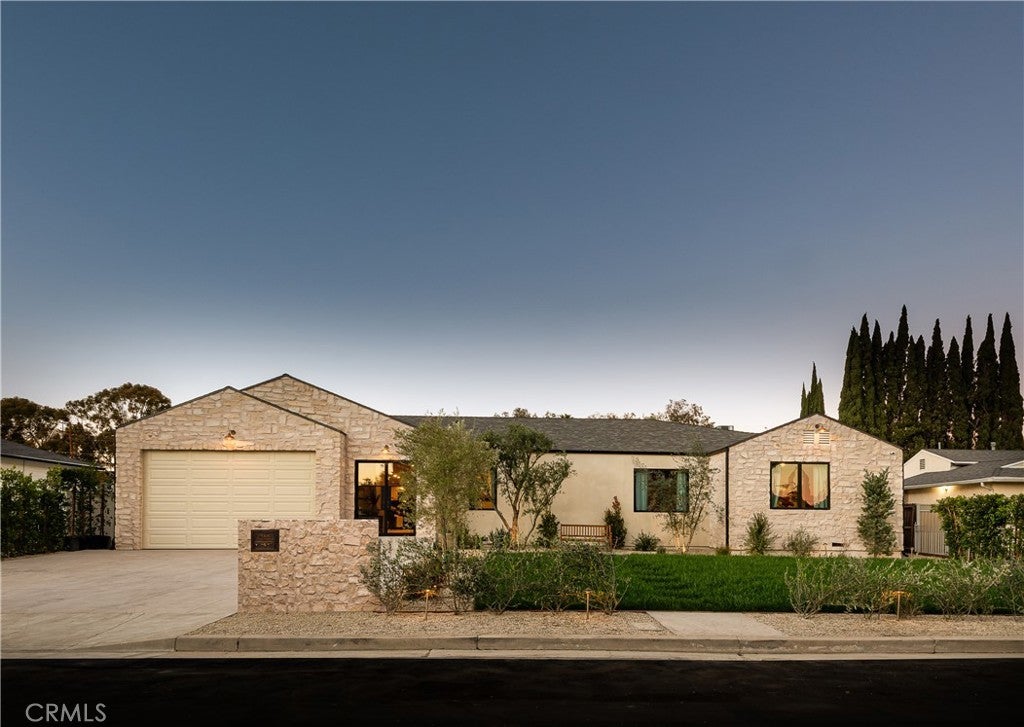 Photo of Listing #SR25274097