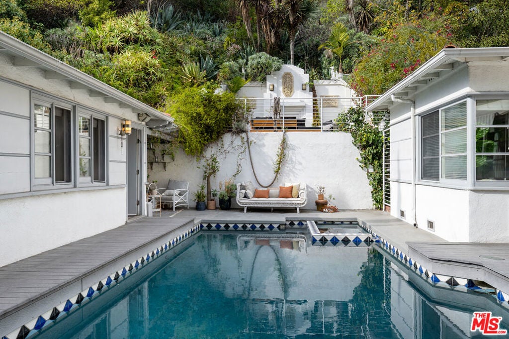 Photo of Listing #25629397