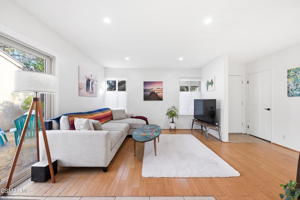 Photo of Listing #225005970