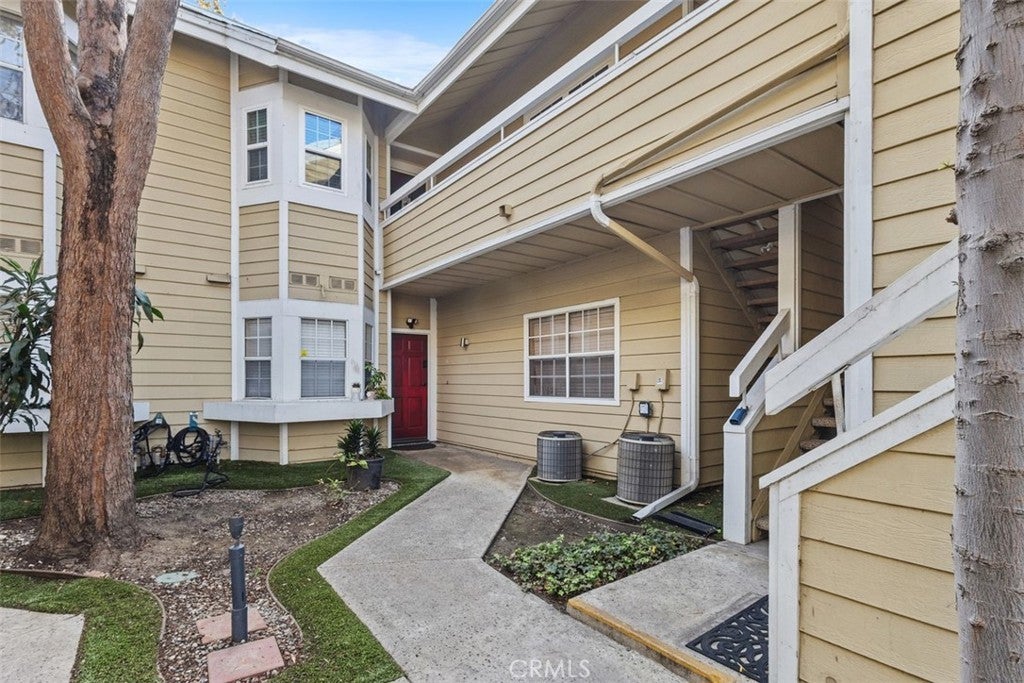 Photo of Listing #OC25275353