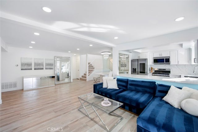 918 Hyde Court, Costa Mesa