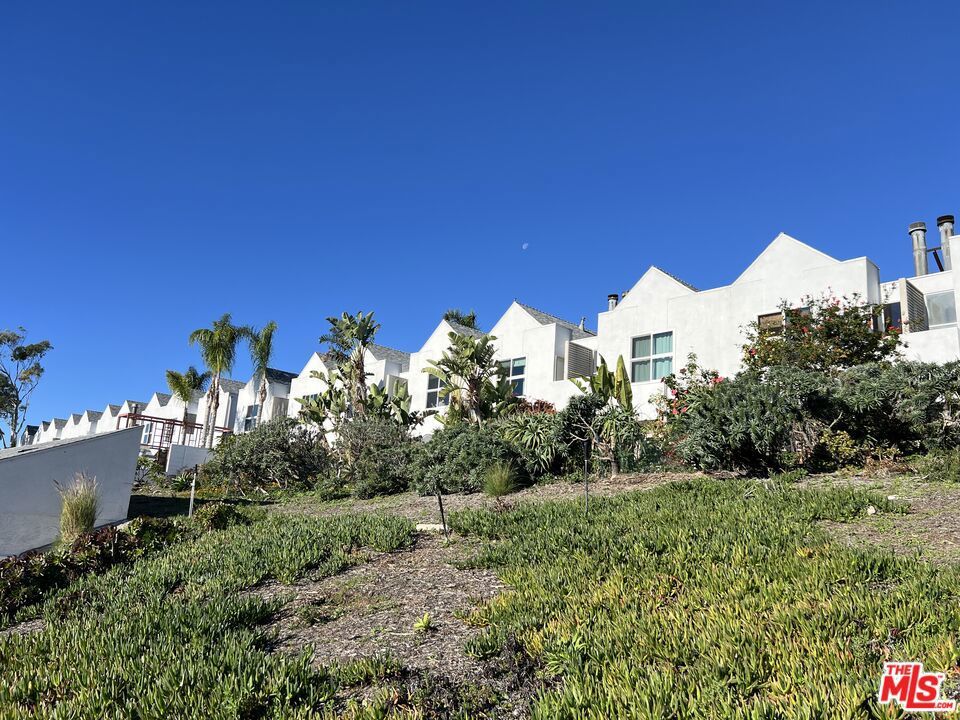 28711 Pacific Coast Highway 10, Malibu