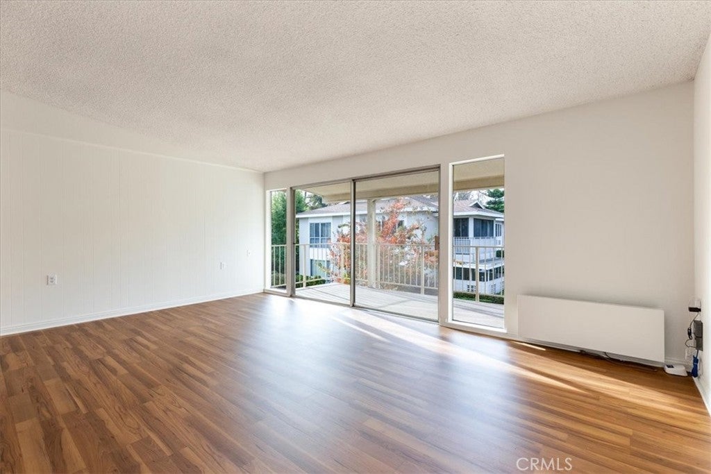 Photo of Listing #OC25278483