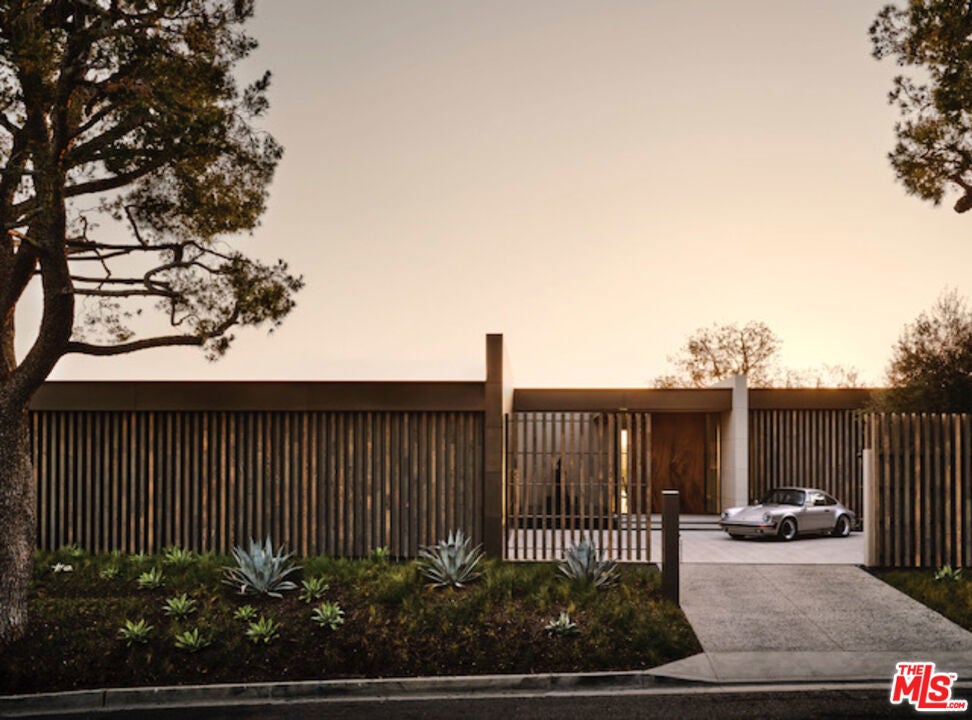 Photo of Listing #25601345