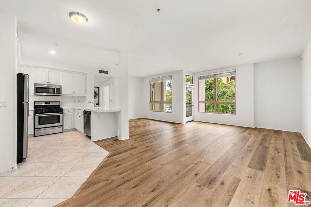 Photo of Listing #25628467