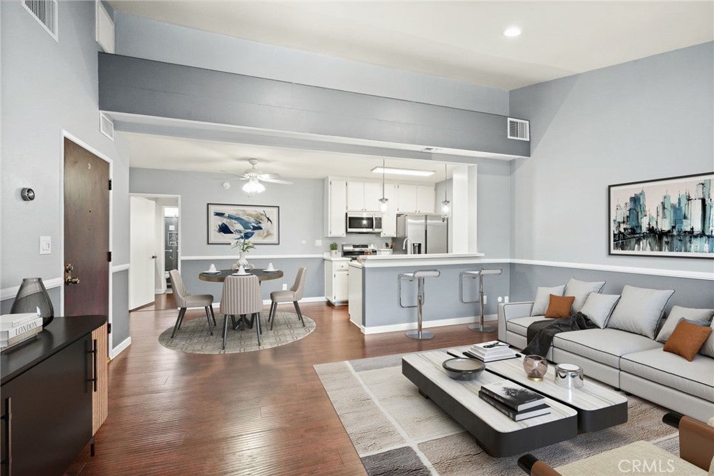 Photo of Listing #SR25278889