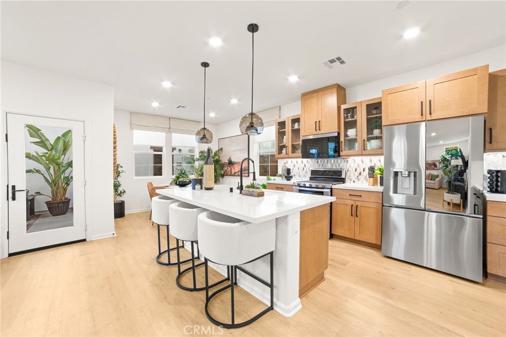 Photo of Listing #IV25279299