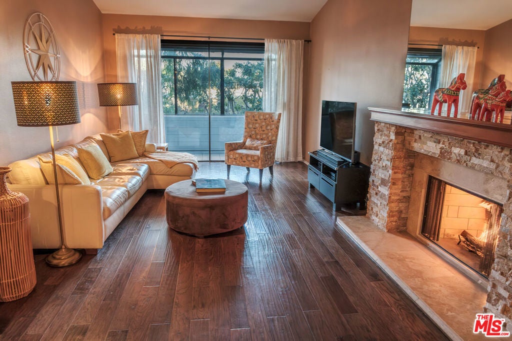 Photo of Listing #25630485