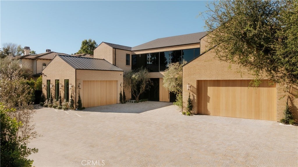 Photo of Listing #SR25278243