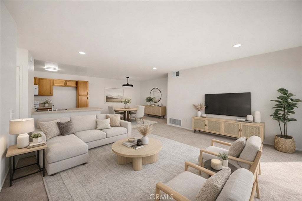 2521 W Sunflower Avenue # R8, Santa Ana