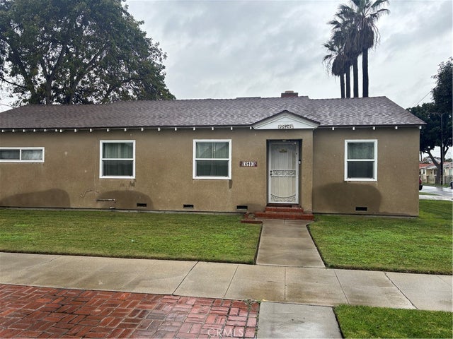 16401 Clark, Bellflower