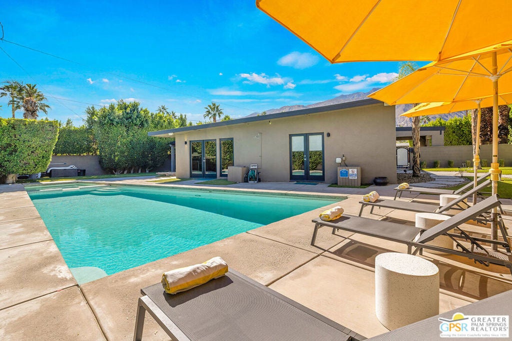 1111 E Tachevah Drive, Palm Springs