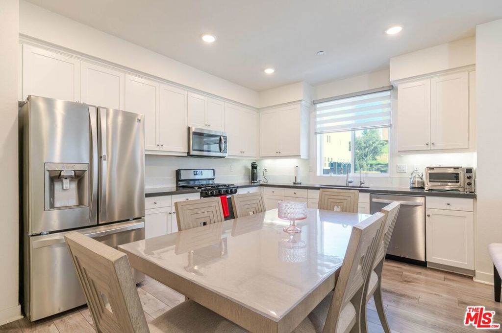 Photo of Listing #25628167