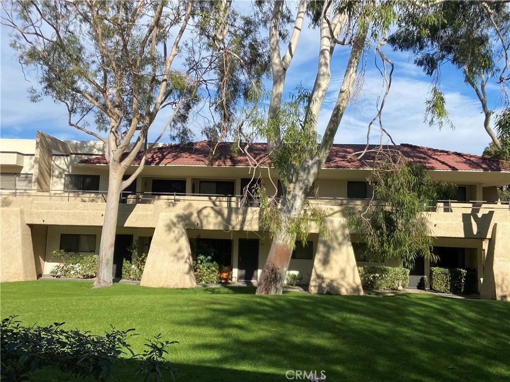 685 N Ashurst Court # H 215, Palm Springs