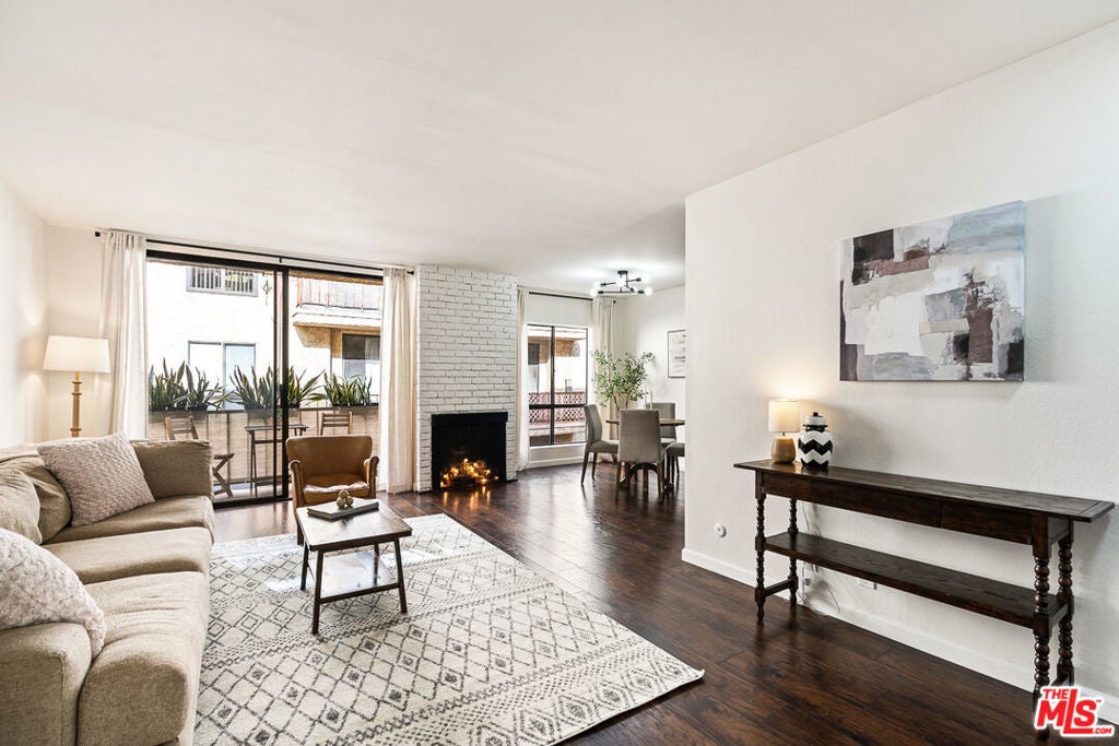 Photo of Listing #25631003