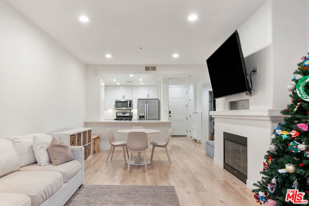 Photo of Listing #25631013