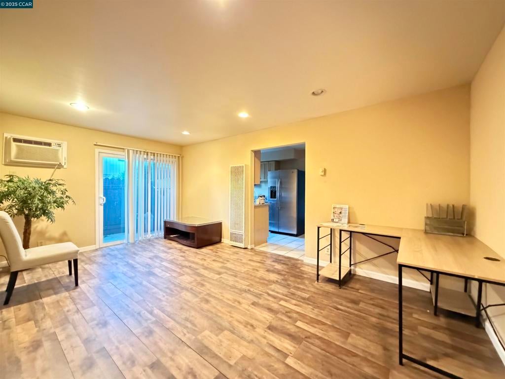 Photo of Listing #41119644