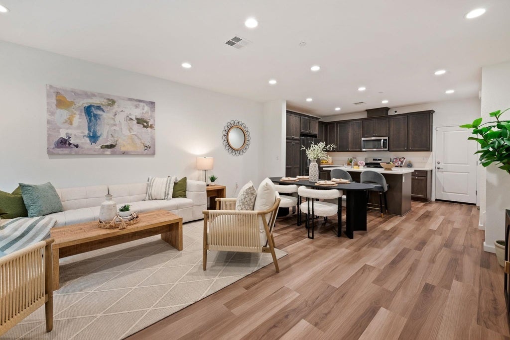 Photo of Listing #41119645