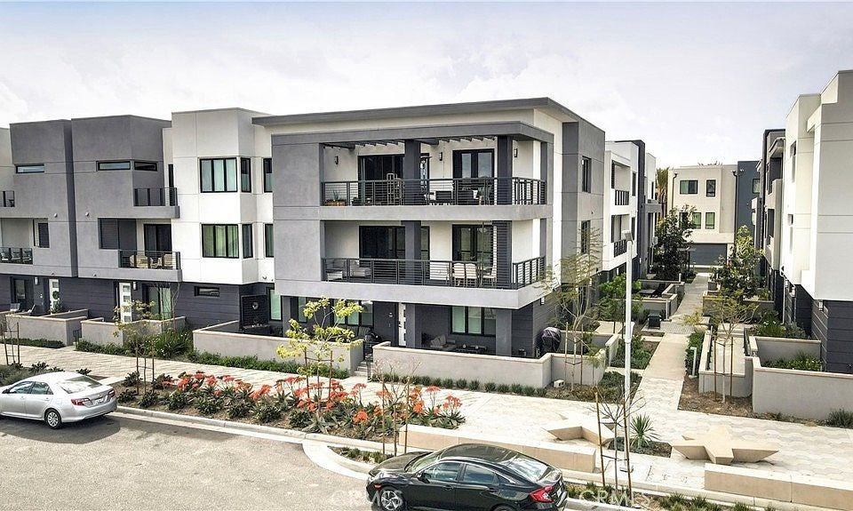 Photo of Listing #OC25281078