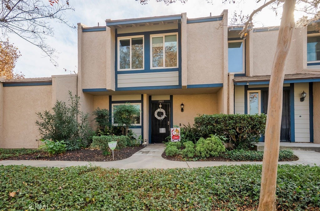 Photo of Listing #CV25281176