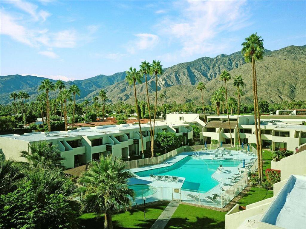 1655 E Palm Canyon Drive # 307, Palm Springs