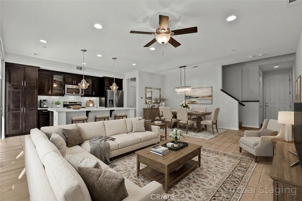 Photo of Listing #SR25280671