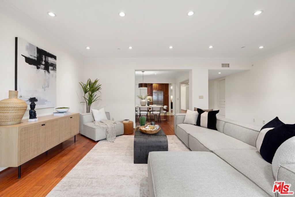 Photo of Listing #25631411