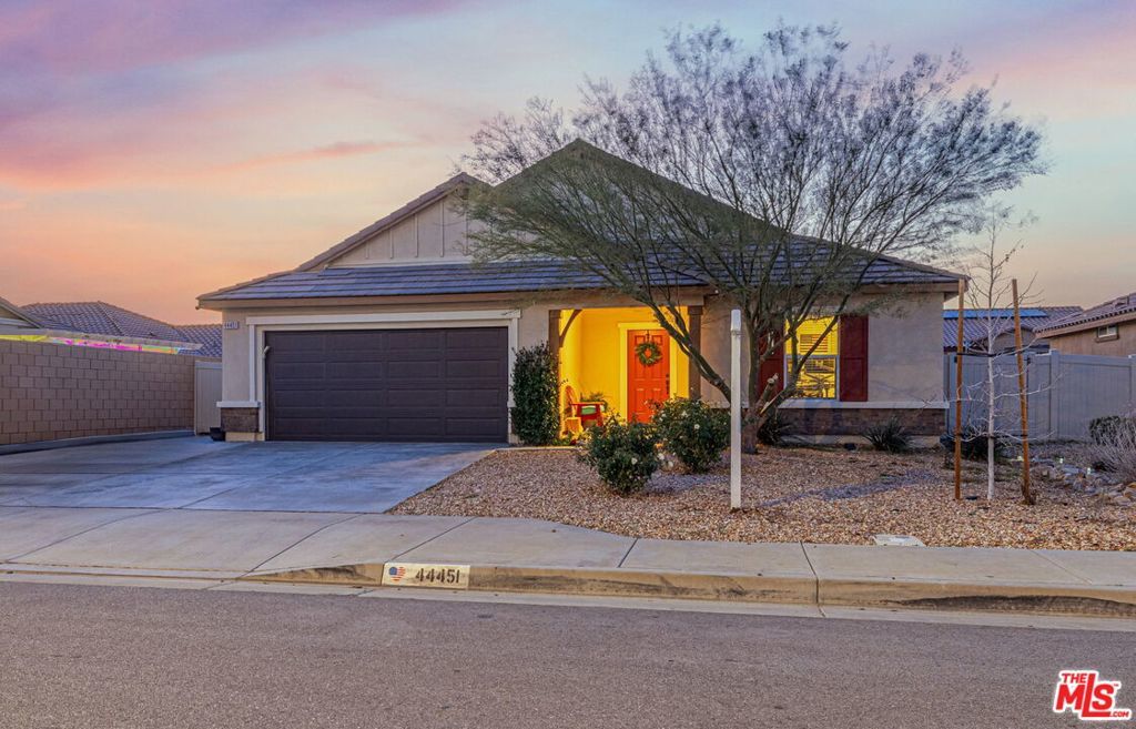 Photo of Listing #25631553