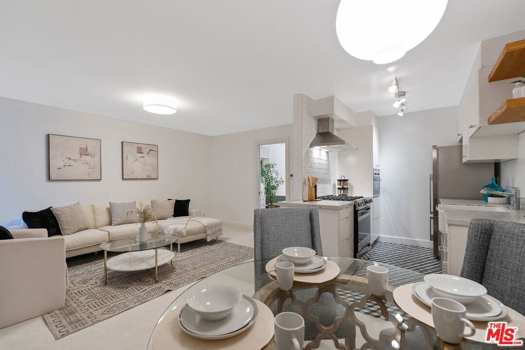 Photo of Listing #25619997