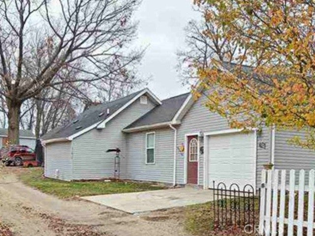 Photo of Listing #IV25282204