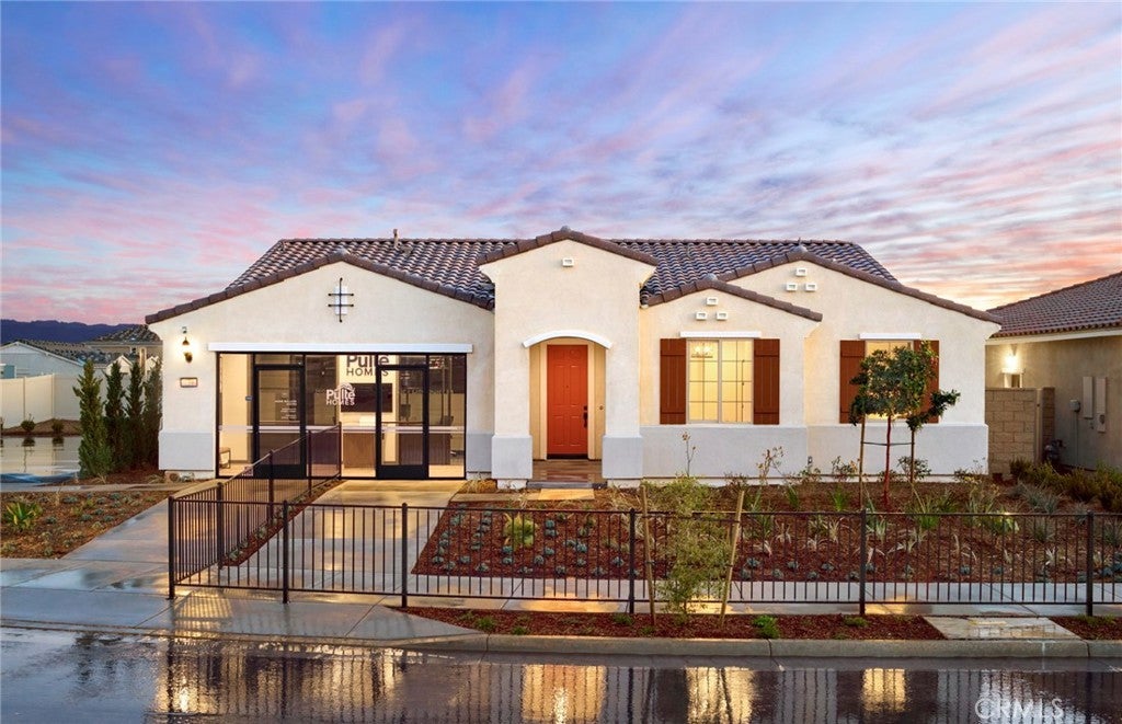 Photo of Listing #IV25282305