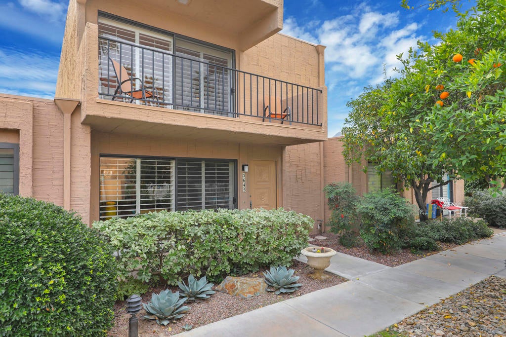 5645 Los Coyotes Drive, Palm Springs
